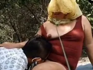 Gợi cảm cực đỉnh ! Cặp vợ chồng dâm quay clip sex trong rừng